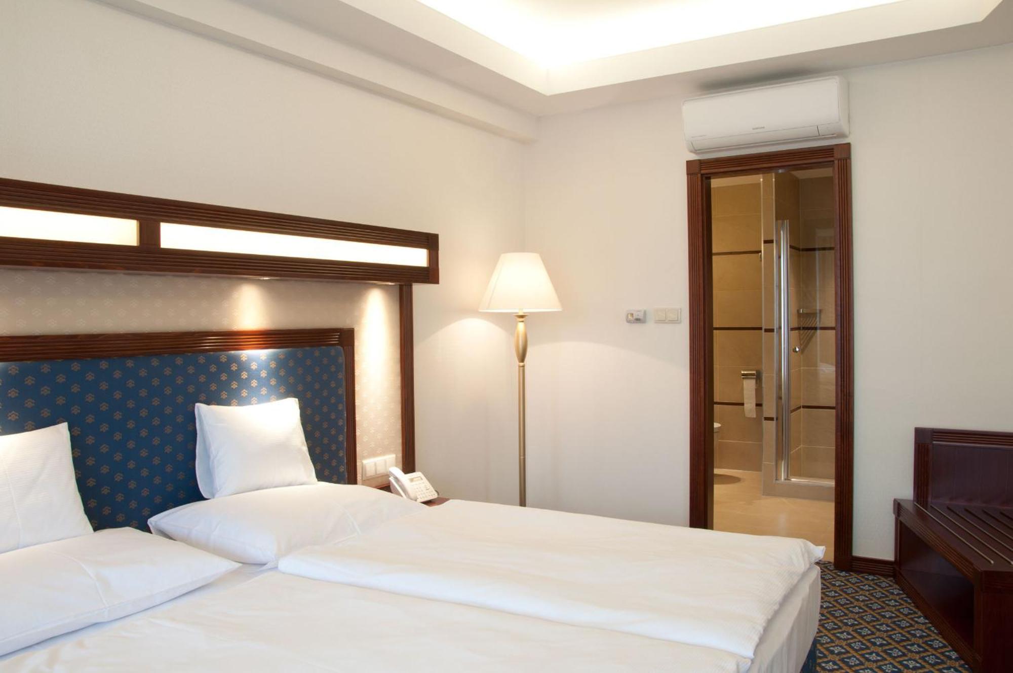 Centrum Hotel Debrecen Room photo
