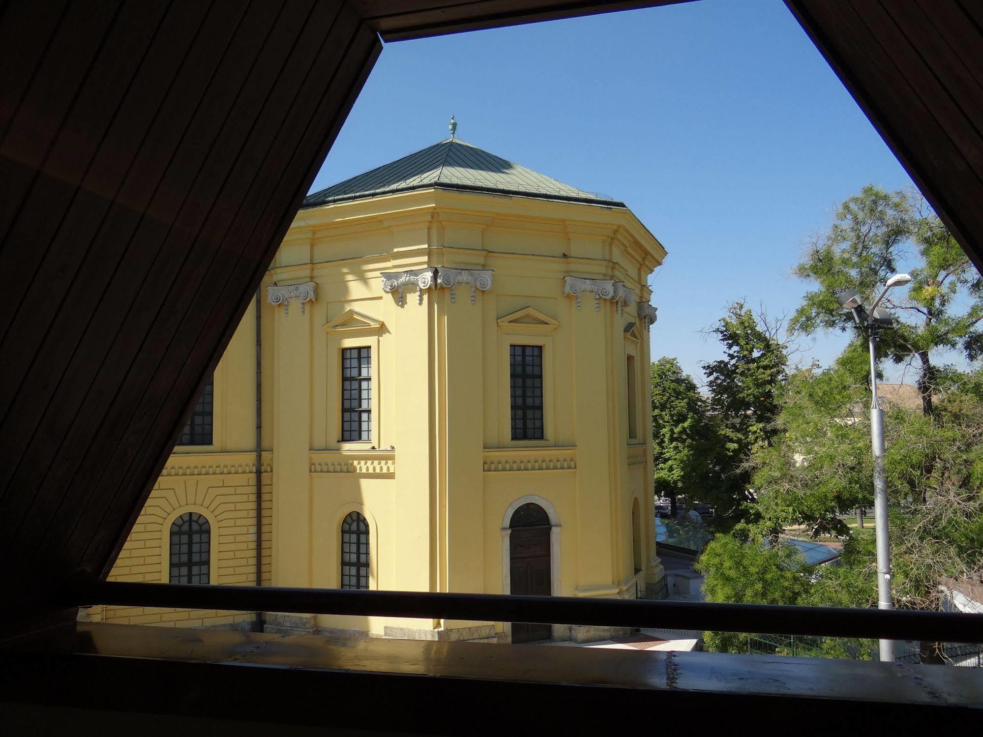 Centrum Hotel Debrecen Exterior photo
