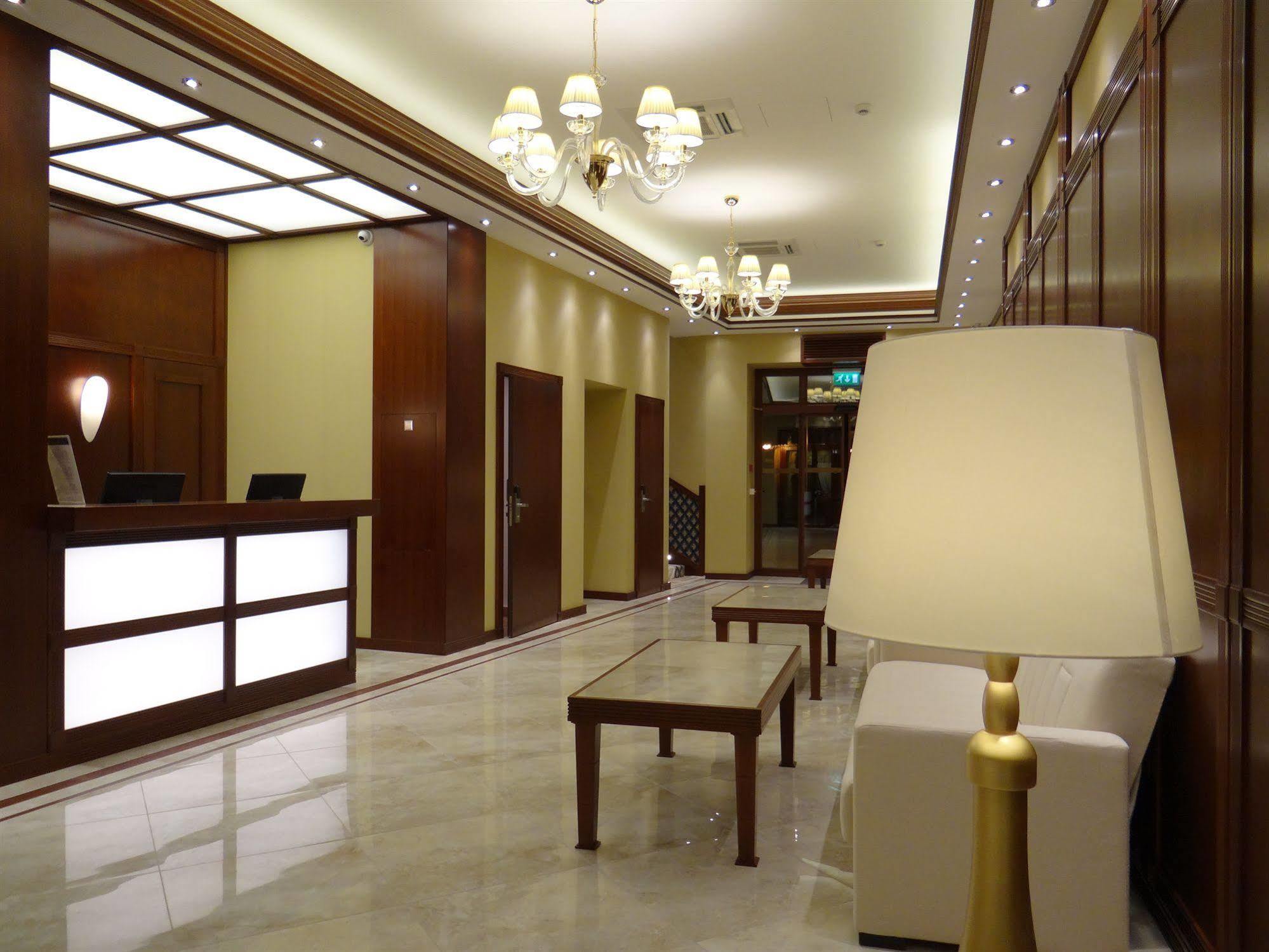Centrum Hotel Debrecen Exterior photo
